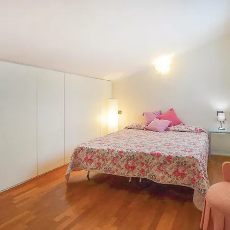 Vakantiehuis Four-bedroom Holiday In Viareggio