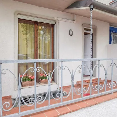 Four-bedroom Holiday In Viareggio